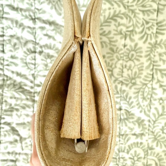 Vintage 1950sโ60s Gold Shimmer Clutch โ Retro Evening Purse - Picture 5 of 9